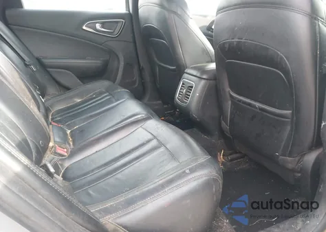 2015 Chrysler 200 C z USA, uszkodzony, nr VIN 1C3CCCCB5FN708232